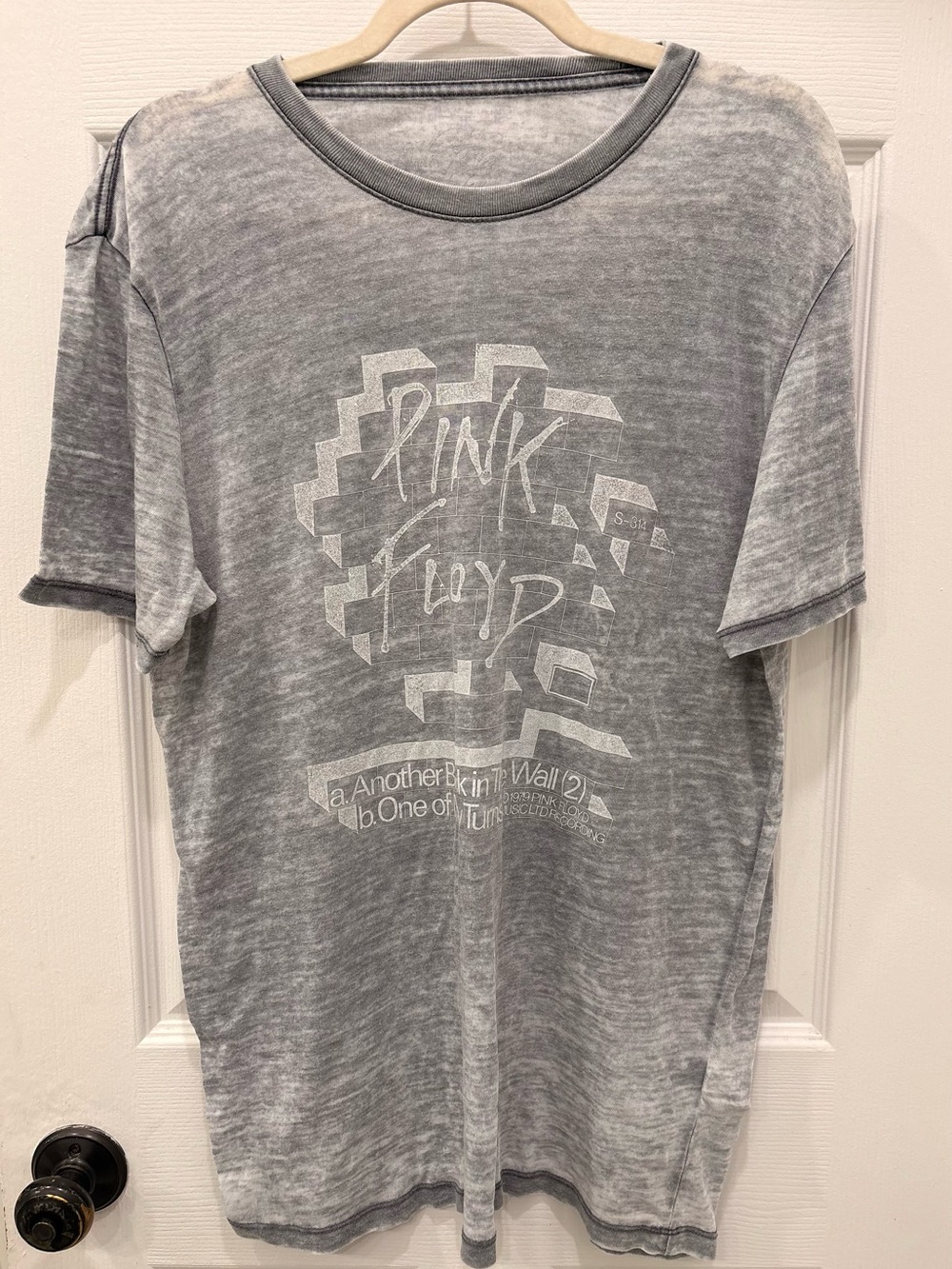 Lucky Brand Pink Floyd The Wall Distressed Gray T-Shirt Size M